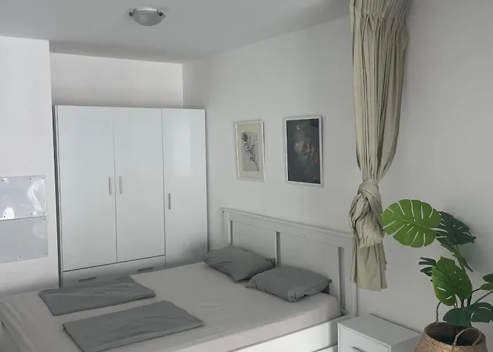 With A Rooftop Pool * 또레비에하